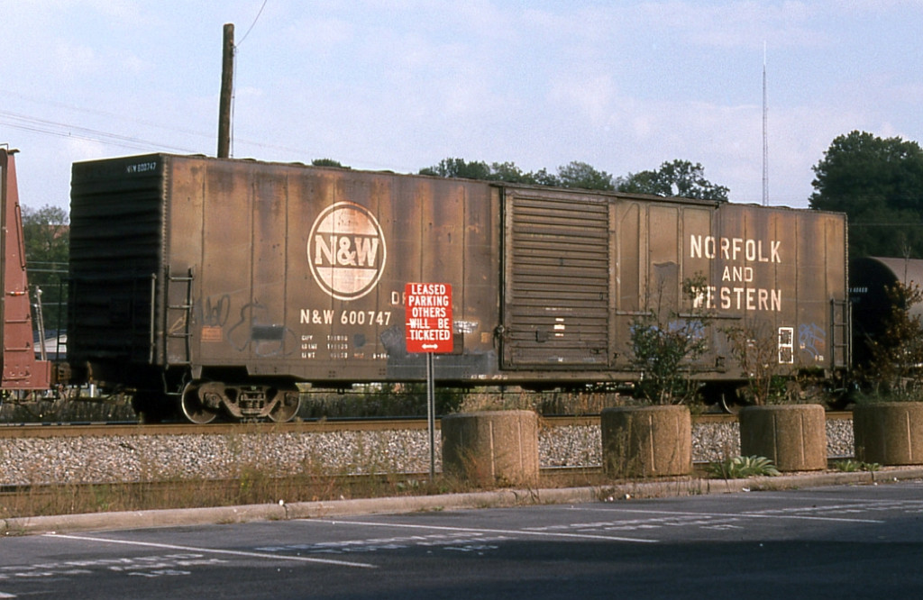 NW 600747 on SB NS freight